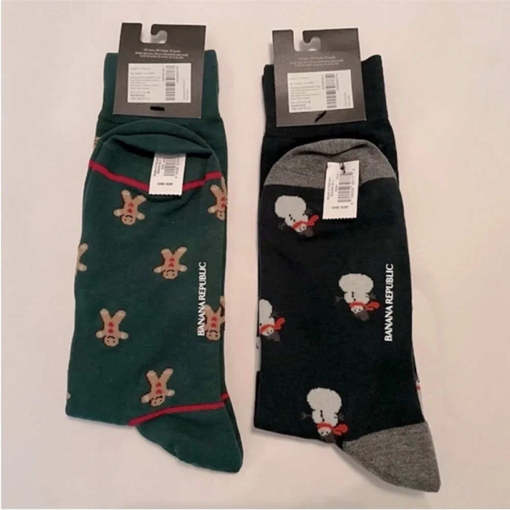 2 pairs Banana Republic holiday socks